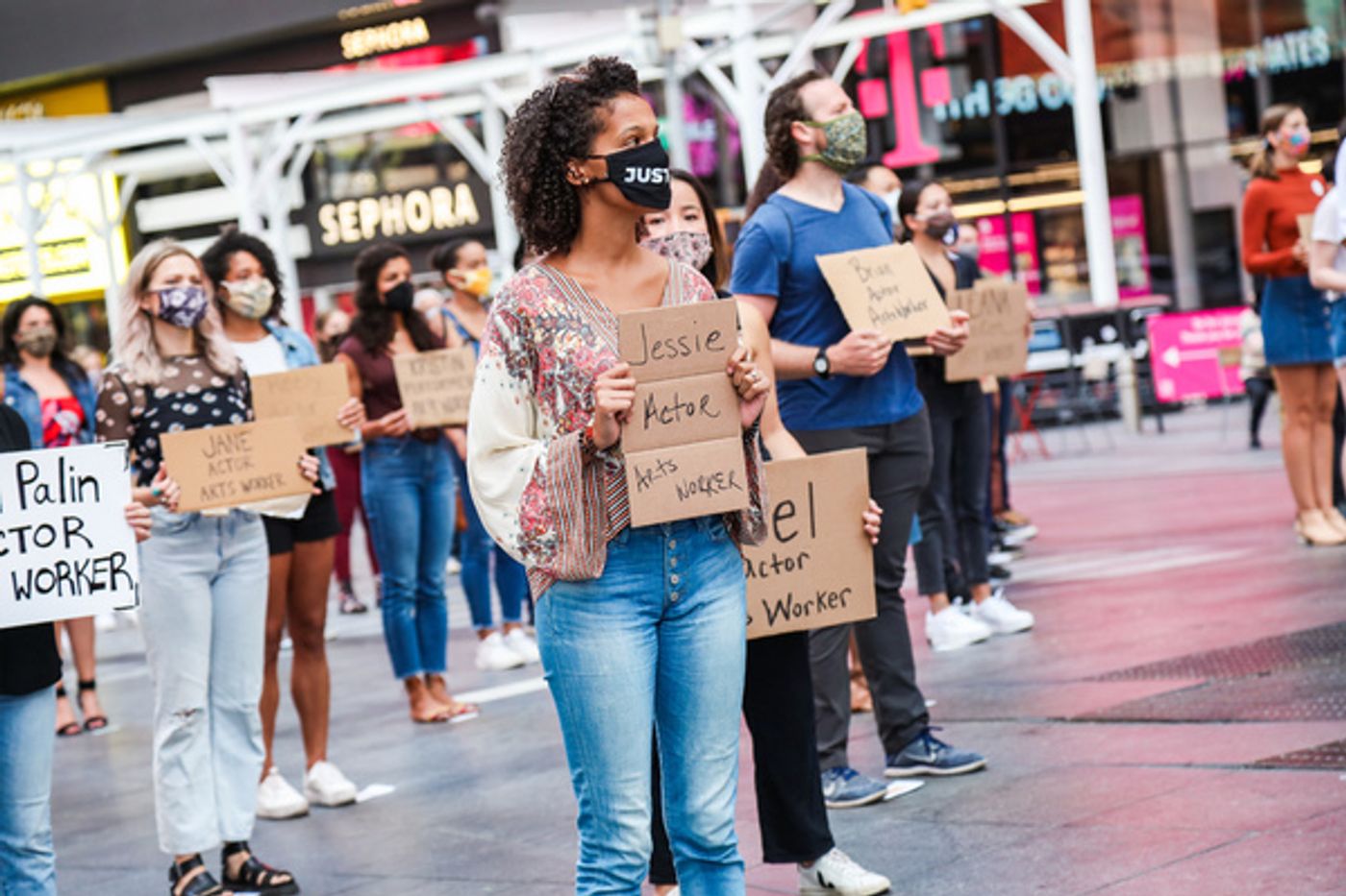 Photo Flash: Artists Gather in Times Square for Be An #ArtsHero Campaign  Image