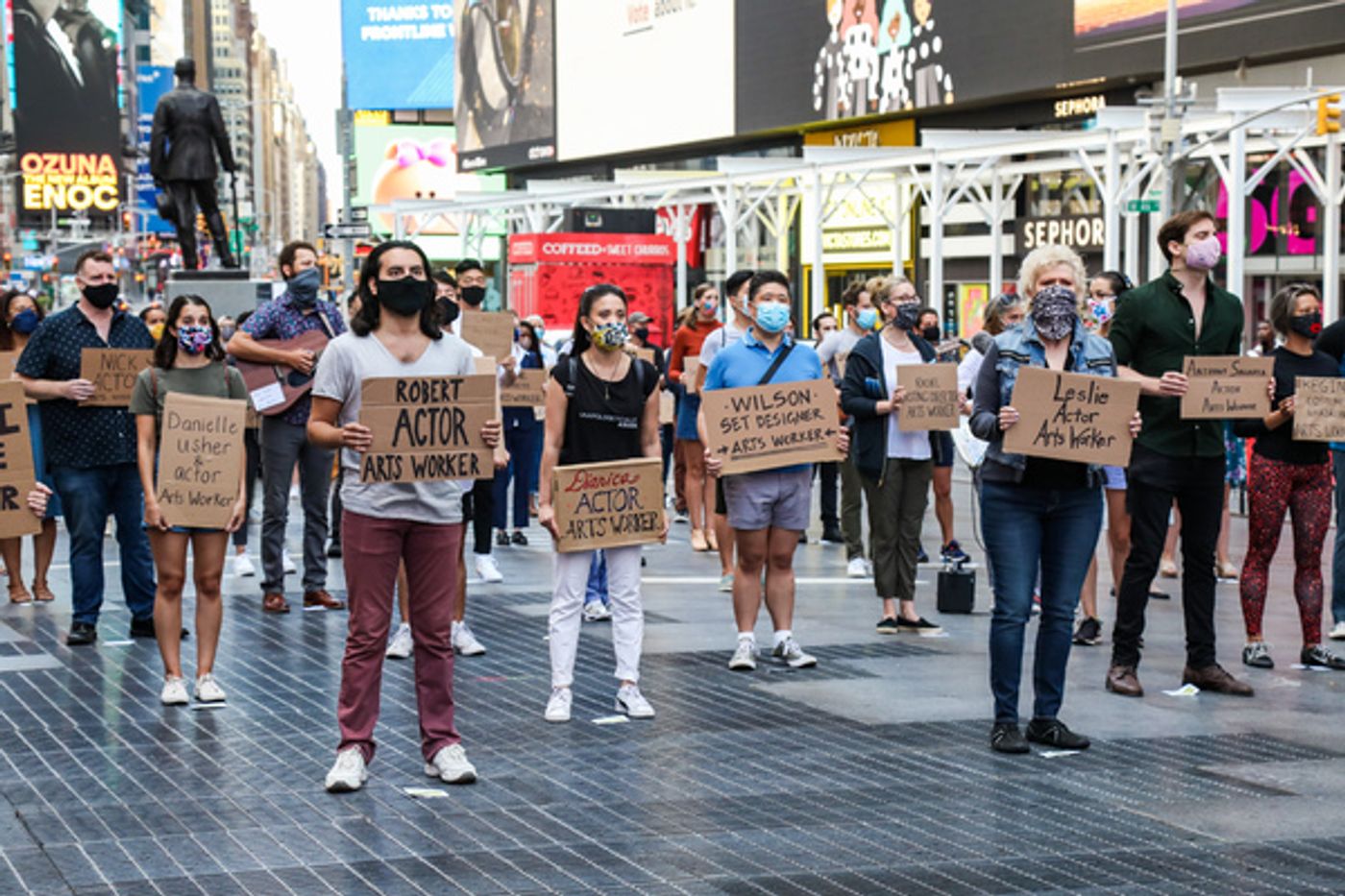 Photo Flash: Artists Gather in Times Square for Be An #ArtsHero Campaign  Image