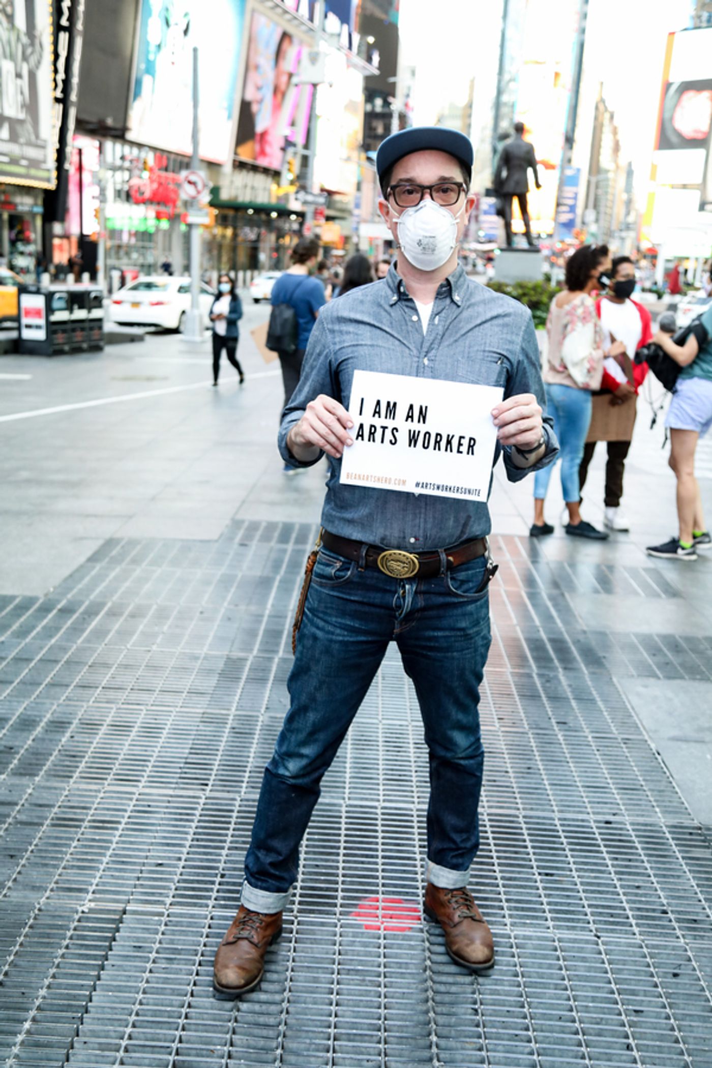 Photo Flash: Artists Gather in Times Square for Be An #ArtsHero Campaign  Image