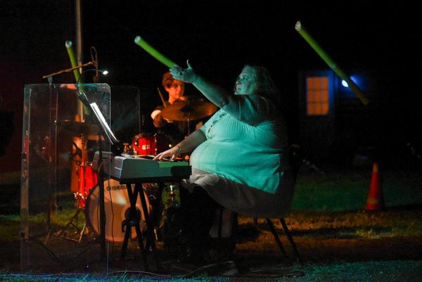 Julia Schade, Elena Bonomo Photo