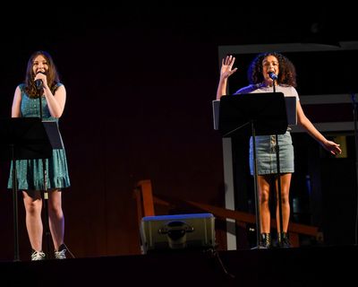 Carly Gendell, Gianna Harris Photo