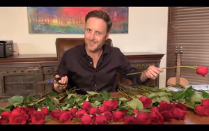 CHRIS HARRISON Photo