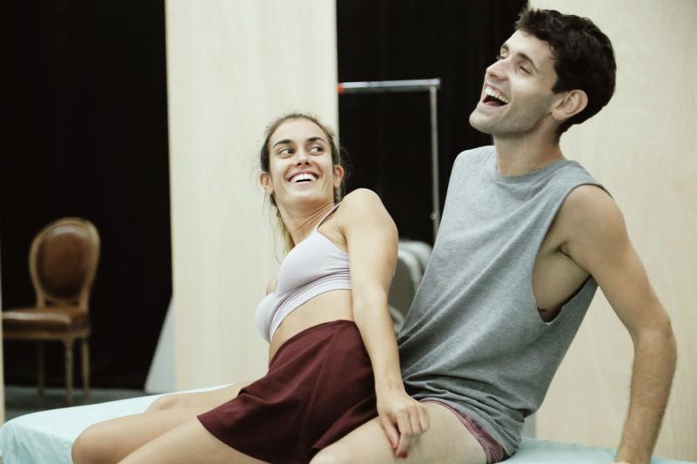 BWW INTERVIEWS: Iñaki Mur y Júlia Bonjoch protagonizan PEGADOS, EL MUSICAL en Barcelona  Image