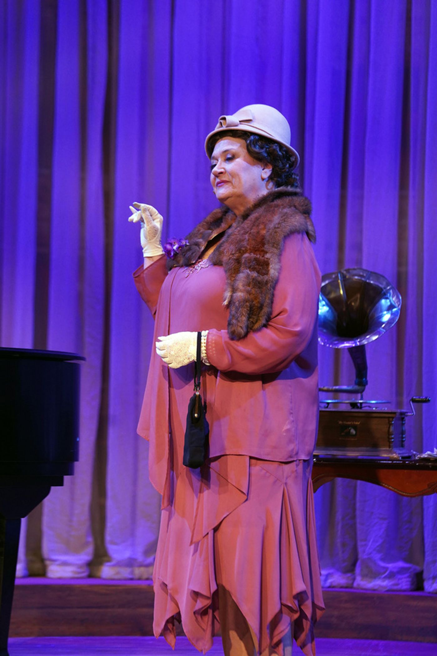 Photo Flash: First Look At Riverside Center's SOUVENIR Starring Andrea Kahane And Carson Eubank  Image