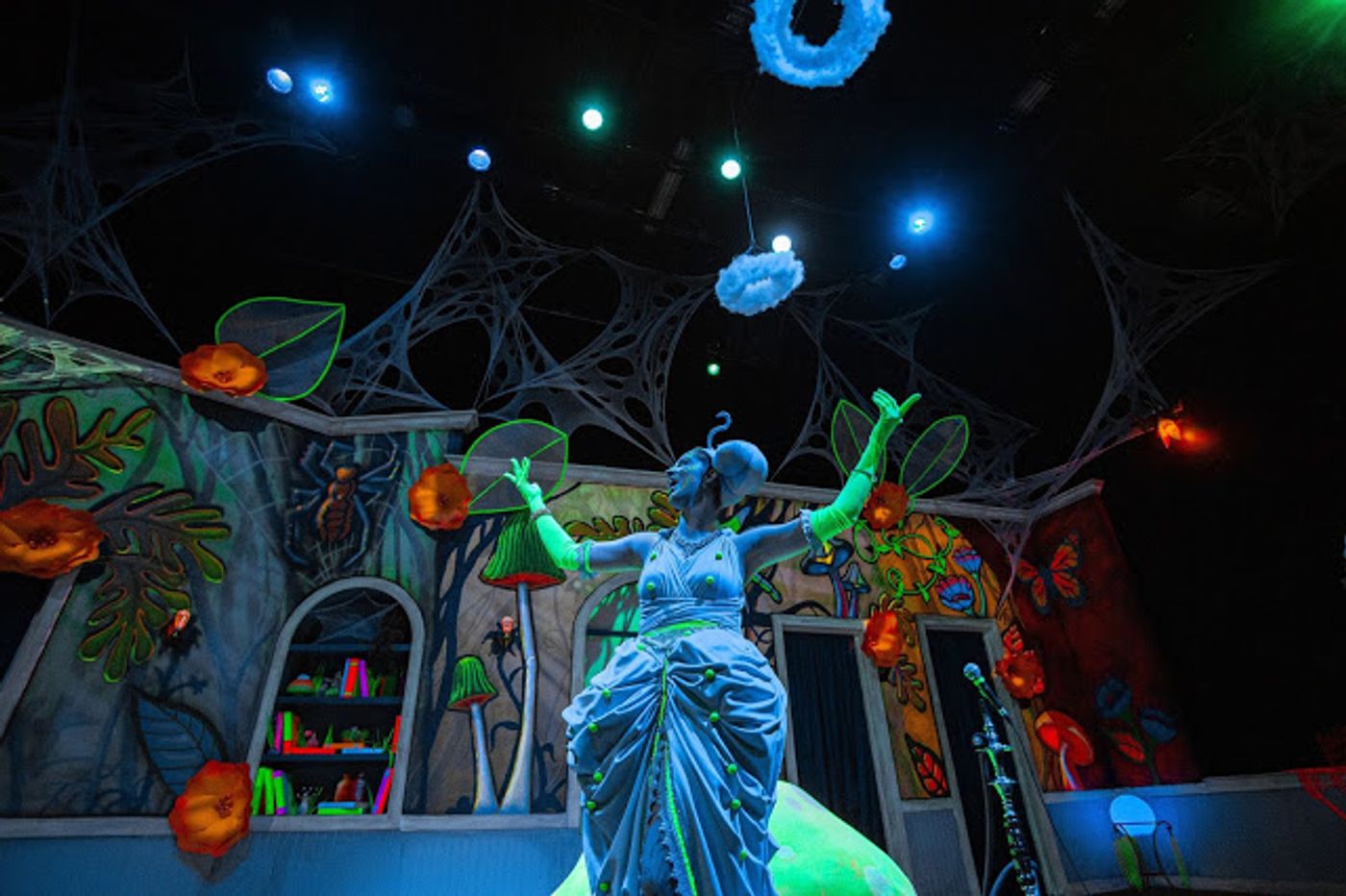 Feature: CURIOUSER & CURIOUSER at Theater Works (Insider Tips from Chris Hamby) Feature: CURIOUSER & CURIOUSER at Theater Works (Insider Tips from Chris Hamby) Image