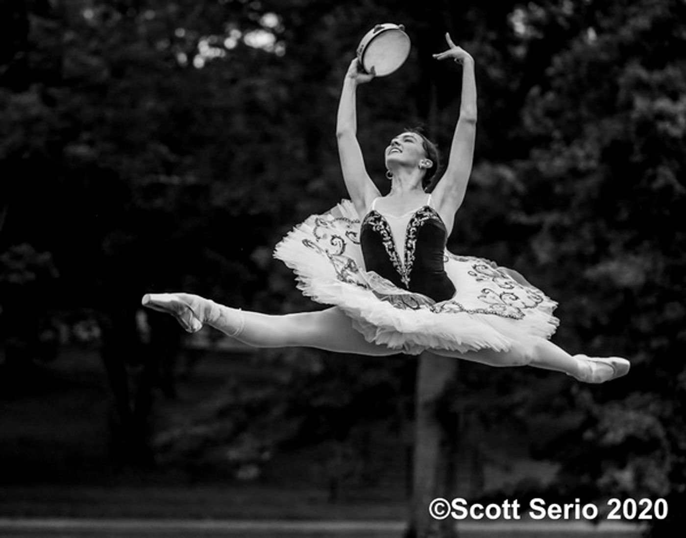 BWW Previews: INAUGURAL FALL GATHERING OF DANCE at Red Rose Farm BWW Previews: INAUGURAL FALL GATHERING OF DANCE at Red Rose Farm Image