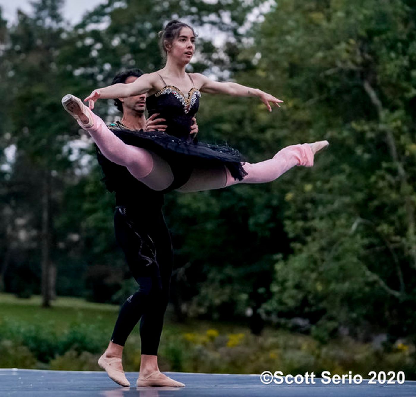 BWW Previews: INAUGURAL FALL GATHERING OF DANCE at Red Rose Farm BWW Previews: INAUGURAL FALL GATHERING OF DANCE at Red Rose Farm Image