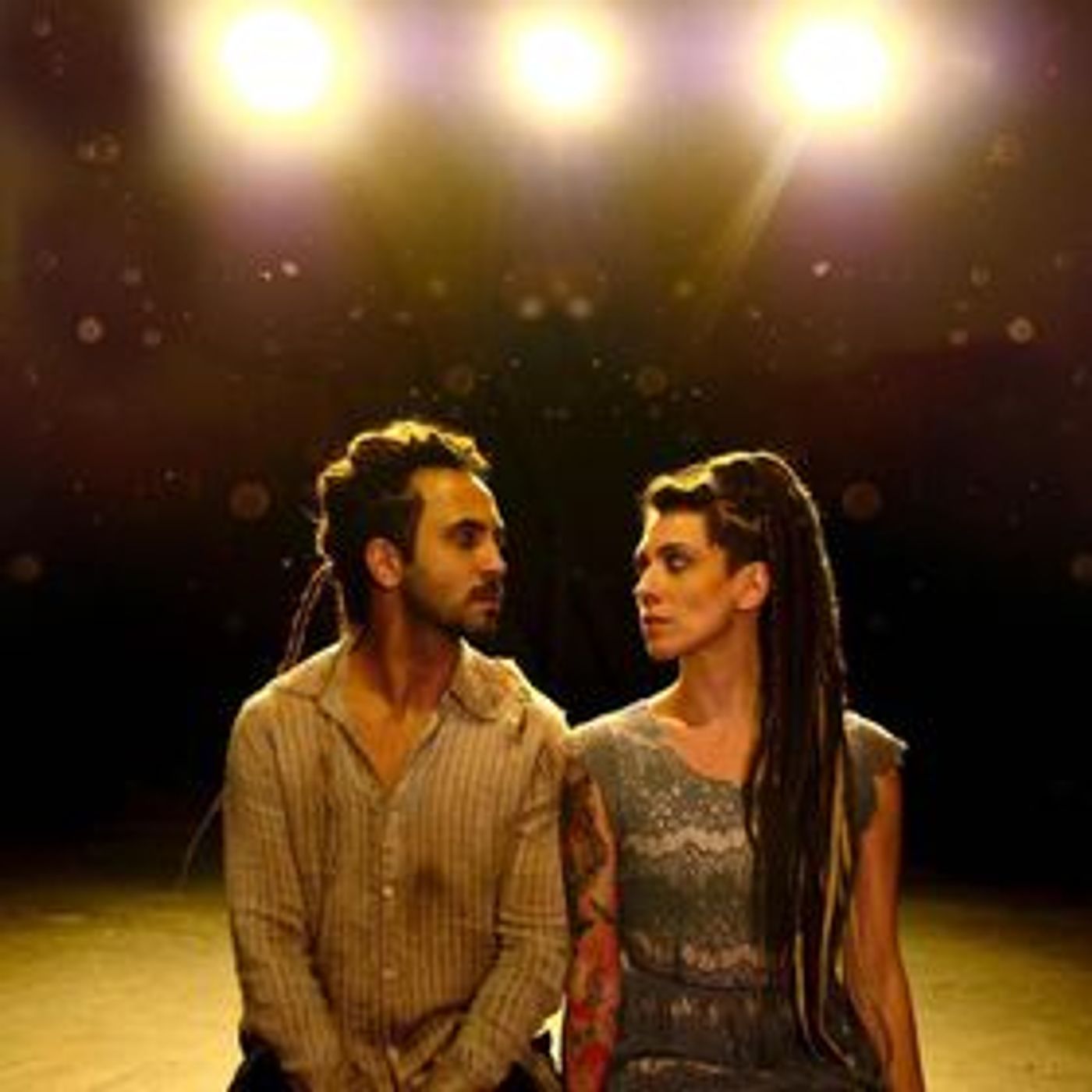 Review: OITO (Eight), Directed and Choreographed by Alonso Barros, is Inspired by the Tarot and Makes Comments On the Word, the Body and the Soul.  Image