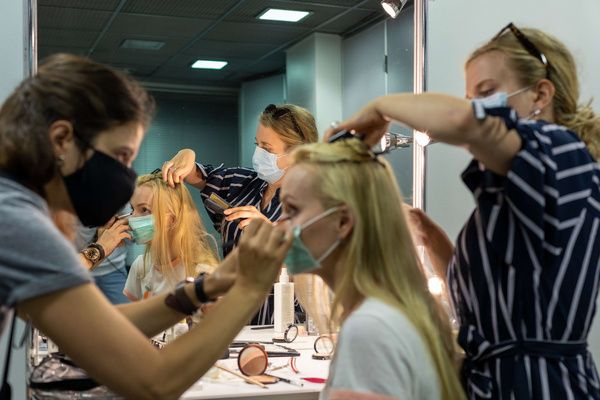 Photos: Behind the Scenes of SINGING REVOLUTION: THE MUSICAL Music Video — photo 10 of 11