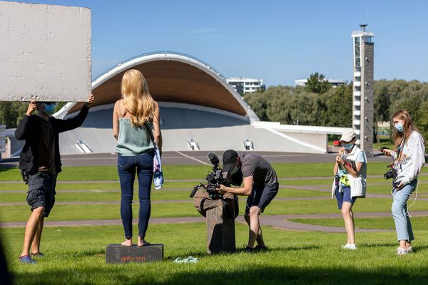 Photos: Behind the Scenes of SINGING REVOLUTION: THE MUSICAL Music Video — photo 9 of 11