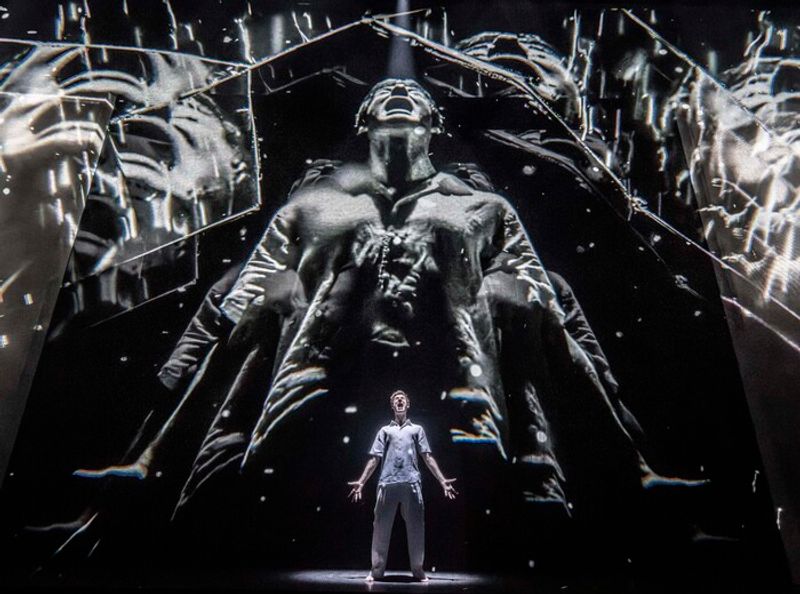 Review: THE TIME TRAVELLER'S WIFE, Apollo Theatre Image