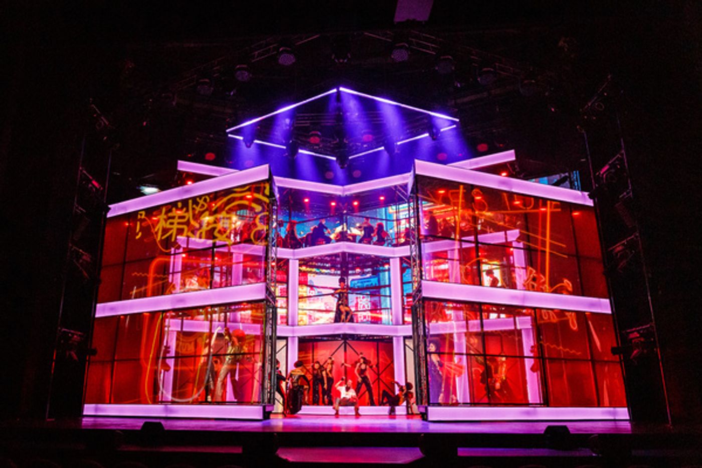 Photos/Video: First Look at the Russian Premiere of CHESS The Musical  Image