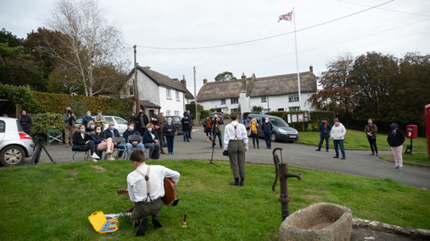 Photo Flash: Michael Morpurgo Shows Cast of PRIVATE PEACEFUL the Village That Inspired His Novel  Image