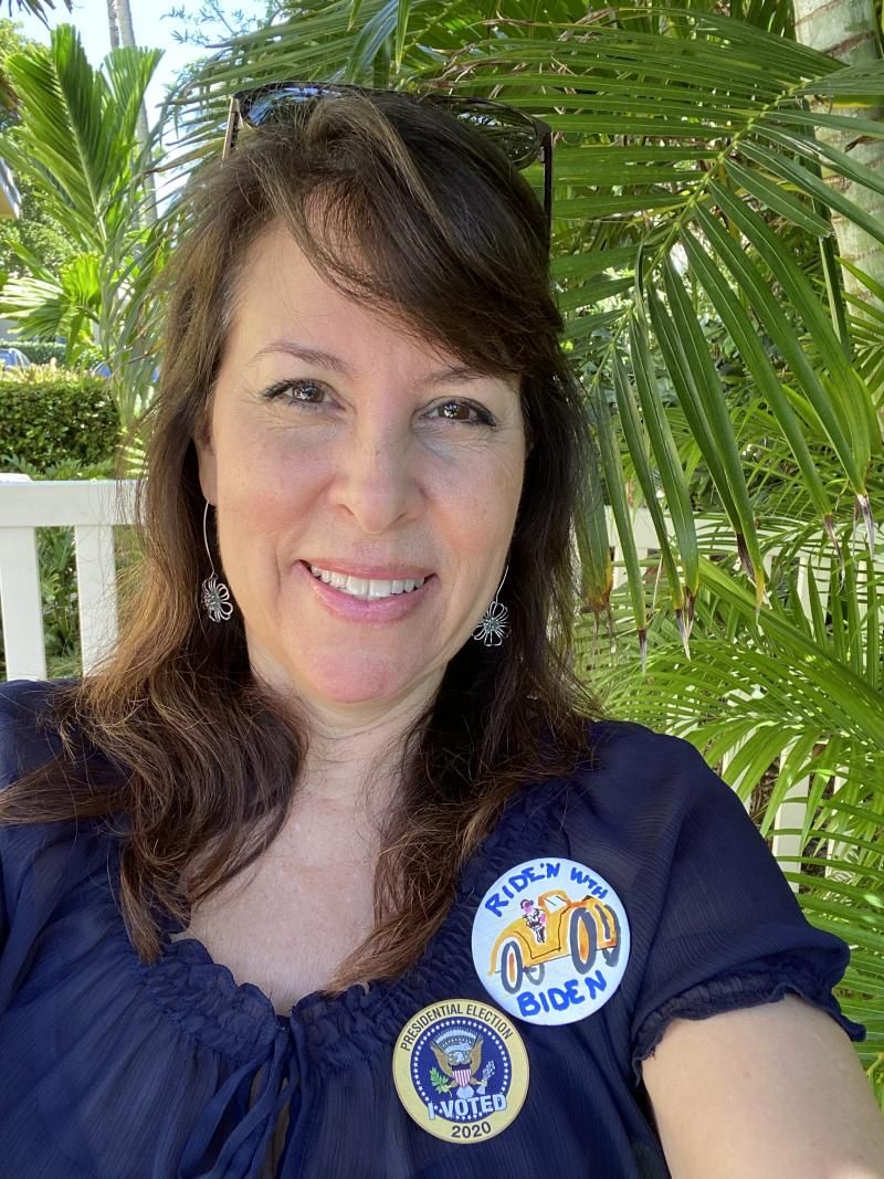 Feature: Cabaret and Concert Artists Flock To Polls For Early Voting  Image