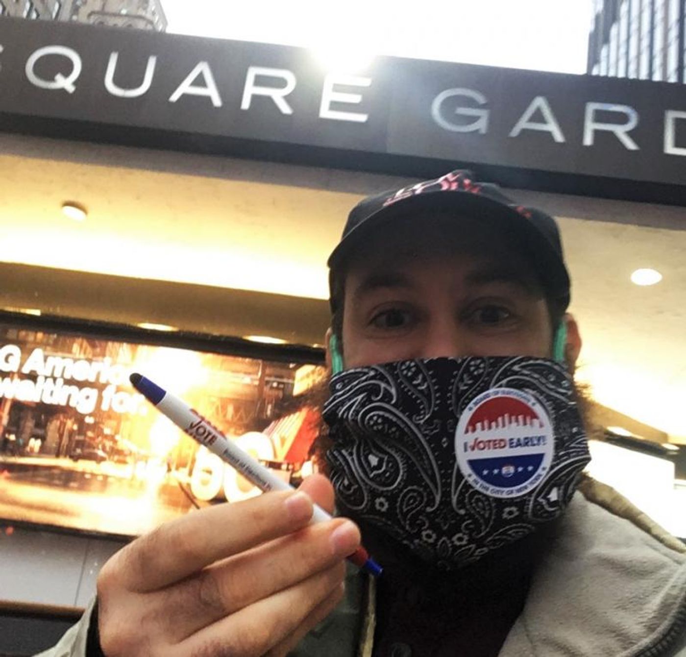 Feature: Cabaret and Concert Artists Flock To Polls For Early Voting  Image