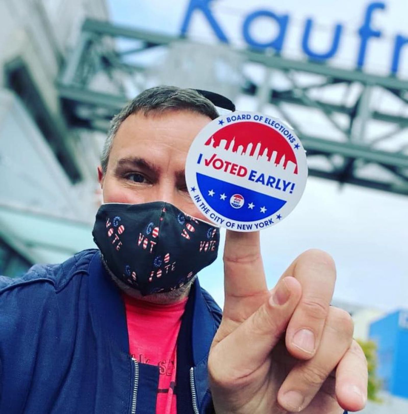 Feature: Cabaret and Concert Artists Flock To Polls For Early Voting  Image