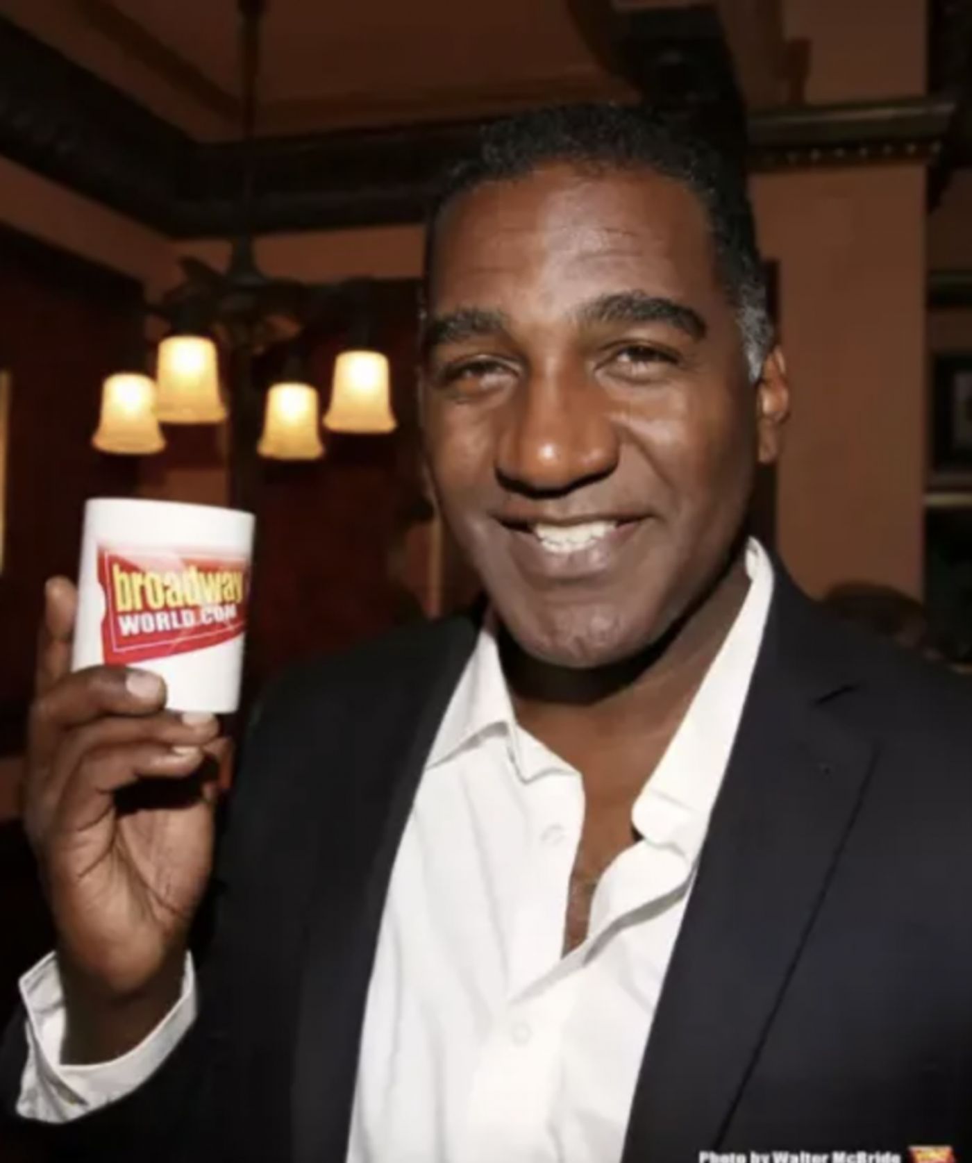 Wake Up With BWW 11/3: The Actors Fund Gala Raises $1.1 Million, and More!  Image