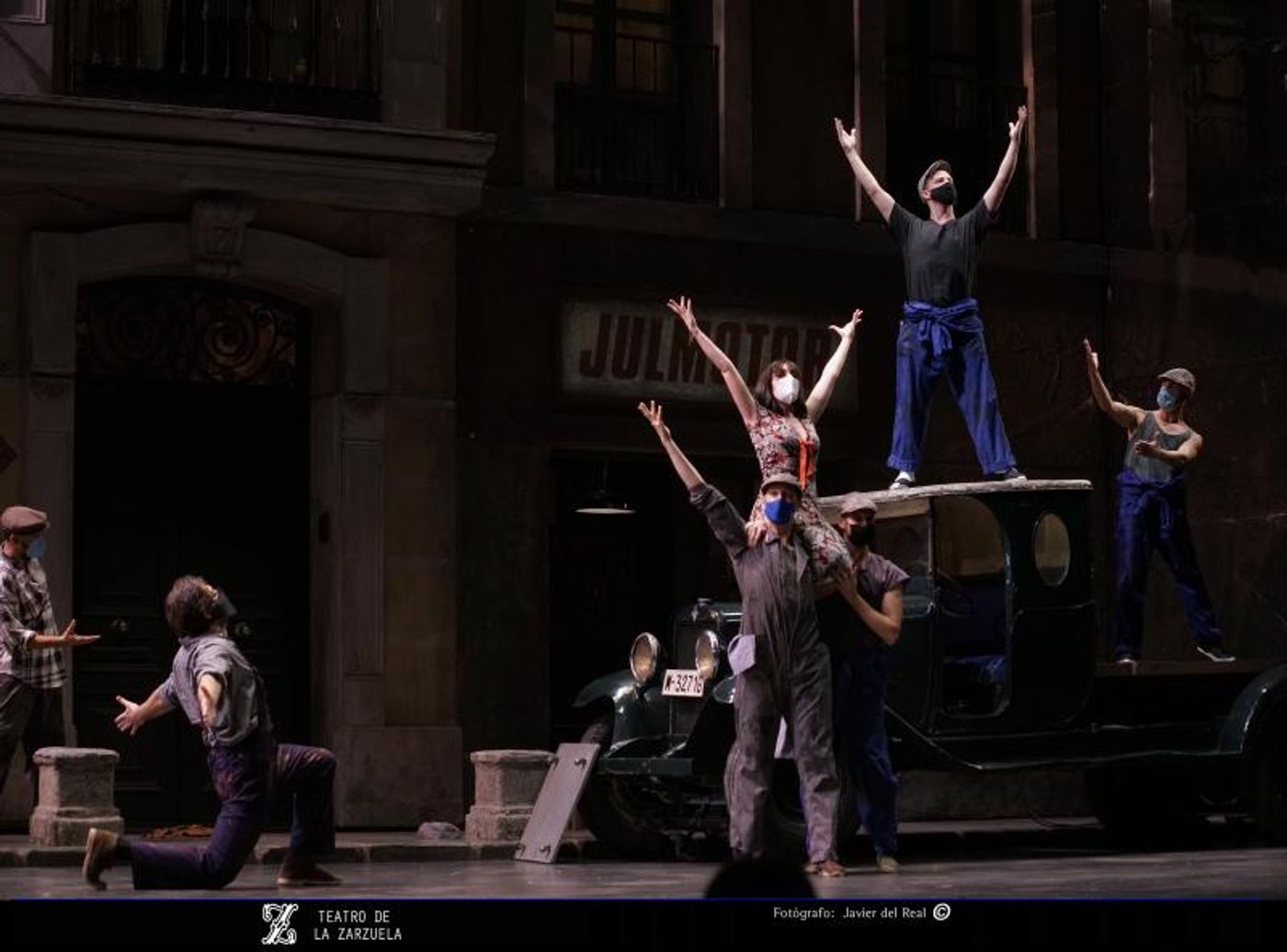 Ruth Iniesta, Sylvia Parejo y Ángel Ruiz en LA DEL MANOJO DE ROSAS en el Teatro de la Zarzuela Ruth Iniesta, Sylvia Parejo y Ángel Ruiz en LA DEL MANOJO DE ROSAS en el Teatro de la Zarzuela Image