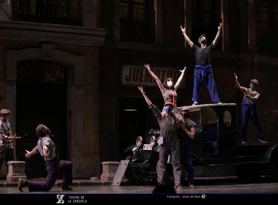 Ruth Iniesta, Sylvia Parejo y Ángel Ruiz en LA DEL MANOJO DE ROSAS en el Teatro de la Zarzuela  Image