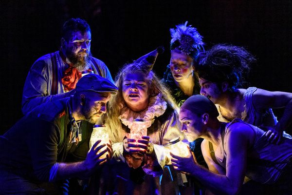 Jay Torrence as Robert Murray; Anthony Courser as Henry Gilfoil; Pamela Chermansky as Photo
