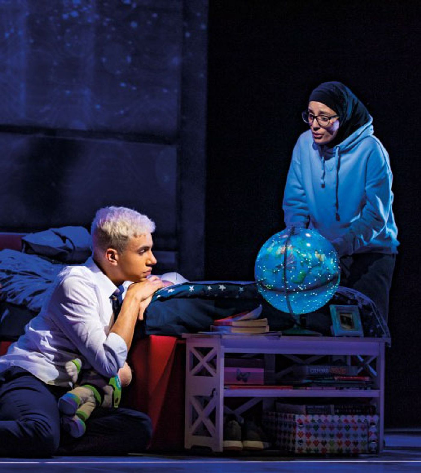 Interview: Hiba Elchikhe Talks OUT OF THE DARKNESS, INTO THE SPOTLIGHT  Image