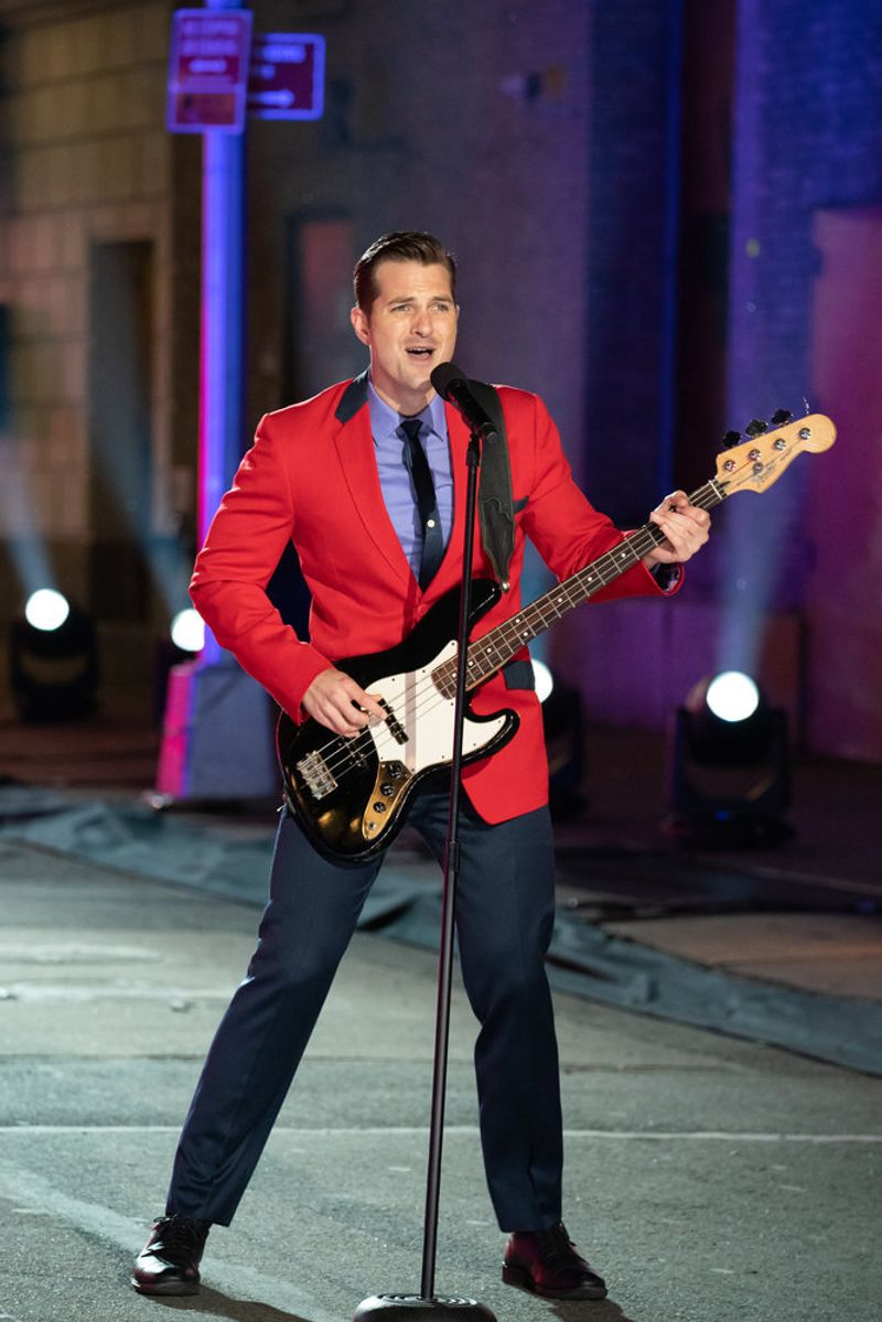 Photo Flash: Casts of MEAN GIRLS, AIN'T TOO PROUD, JAGGED LITTLE PILL, JERSEY BOYS, CHICAGO, DIANA: THE MUSICAL and RENT Unite for ONE NIGHT ONLY: THE BEST OF BROADWAY — photo 15 of 20