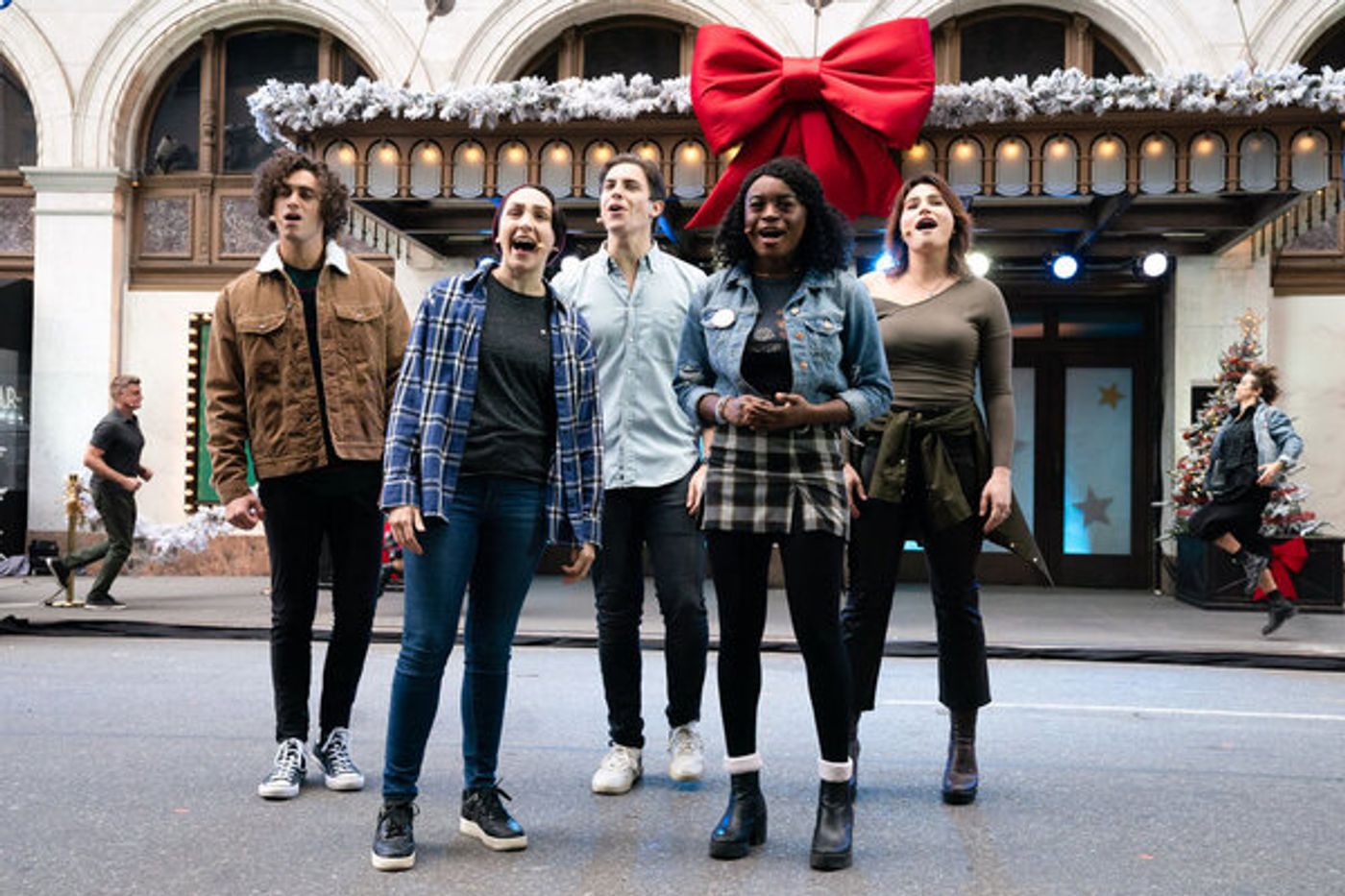 Photo Flash: The Casts of JAGGED LITTLE PILL, HAMILTON, MEAN GIRLS, and AIN'T TOO PROUD Perform at the MACY'S THANKSGIVING DAY PARADE Photo Flash: The Casts of JAGGED LITTLE PILL, HAMILTON, MEAN GIRLS, and AIN'T TOO PROUD Perform at the MACY'S THANKSGIVING DAY PARADE Image
