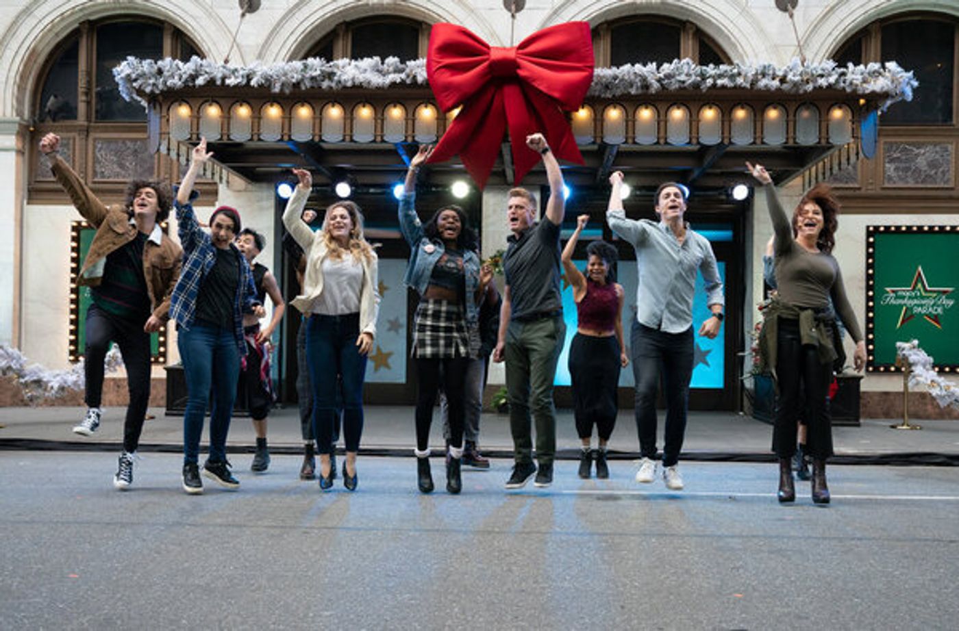 Photo Flash: The Casts of JAGGED LITTLE PILL, HAMILTON, MEAN GIRLS, and AIN'T TOO PROUD Perform at the MACY'S THANKSGIVING DAY PARADE Photo Flash: The Casts of JAGGED LITTLE PILL, HAMILTON, MEAN GIRLS, and AIN'T TOO PROUD Perform at the MACY'S THANKSGIVING DAY PARADE Image