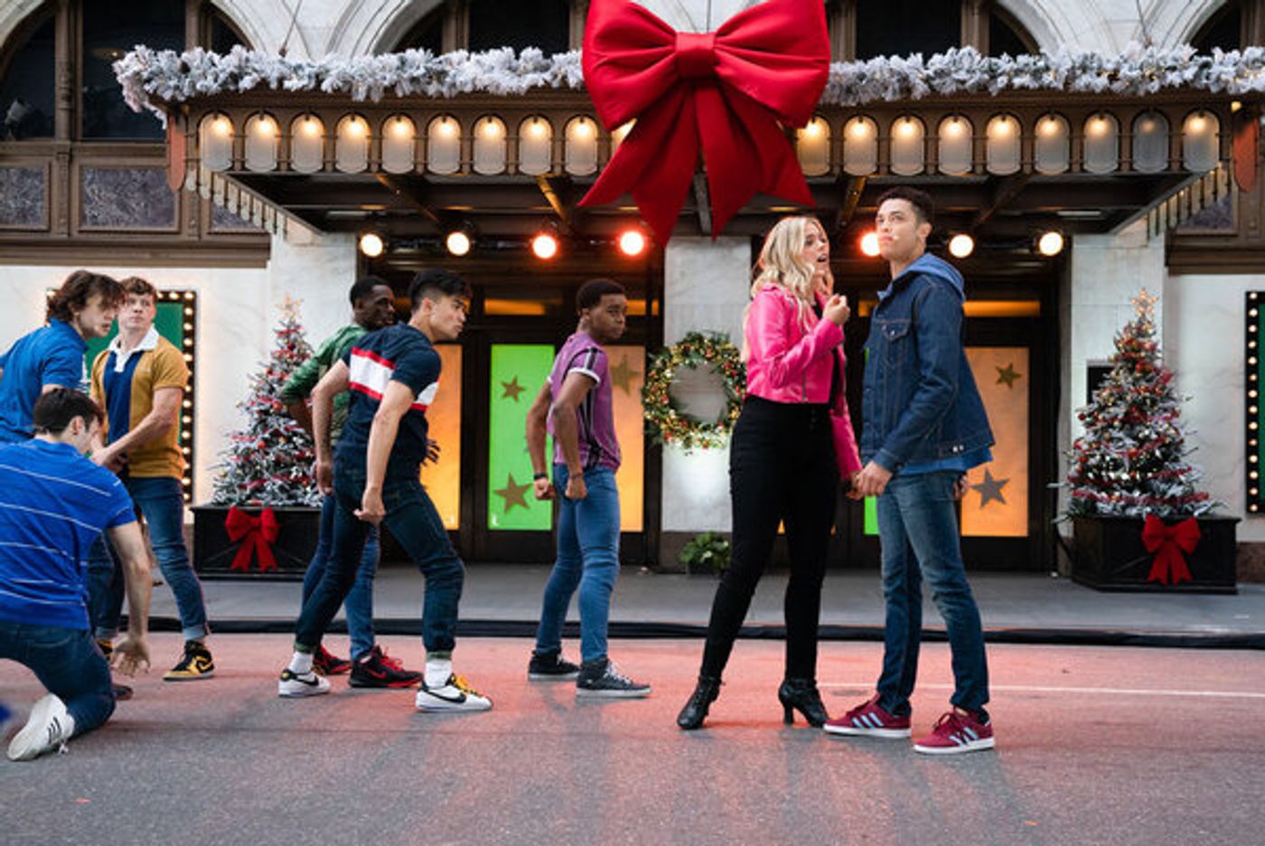 Photo Flash: The Casts of JAGGED LITTLE PILL, HAMILTON, MEAN GIRLS, and AIN'T TOO PROUD Perform at the MACY'S THANKSGIVING DAY PARADE Photo Flash: The Casts of JAGGED LITTLE PILL, HAMILTON, MEAN GIRLS, and AIN'T TOO PROUD Perform at the MACY'S THANKSGIVING DAY PARADE Image