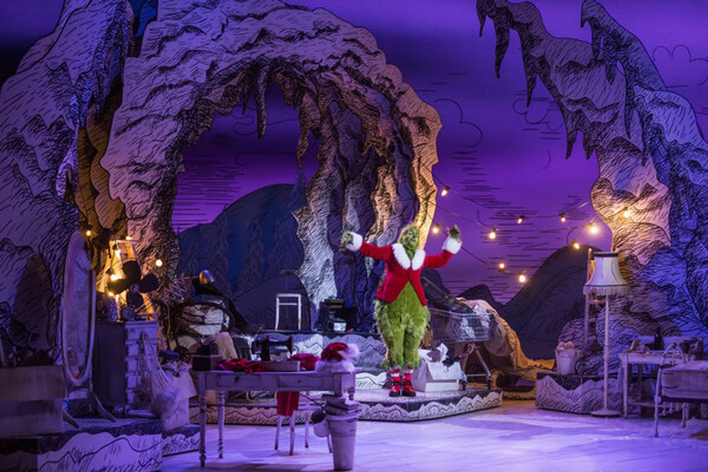 Photo Flash: Matthew Morrison Stars in DR. SEUSS' THE GRINCH MUSICAL!  Image