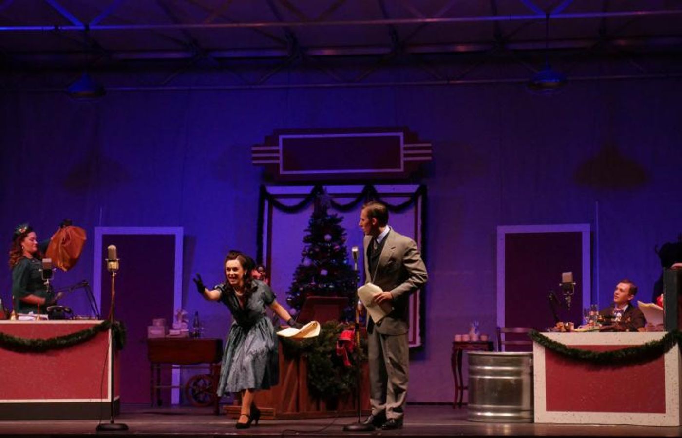 Review: IT'S A WONDERFUL LIFE: A LIVE RADIO PLAY at Florida Repertory Theatre  Image