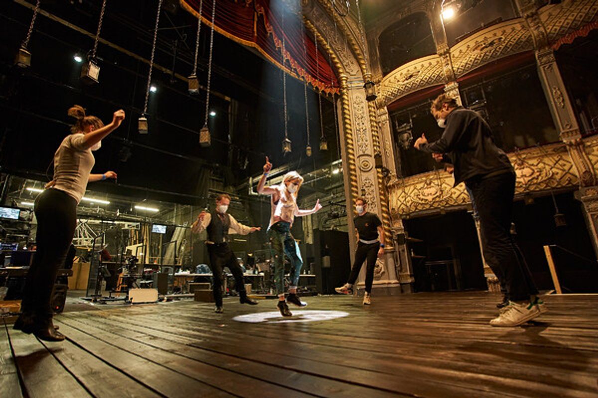 Rosanna Bates, Andrew Lincoln, Lizzi Gee, Sam Lathwood, Eugene McCoy at 