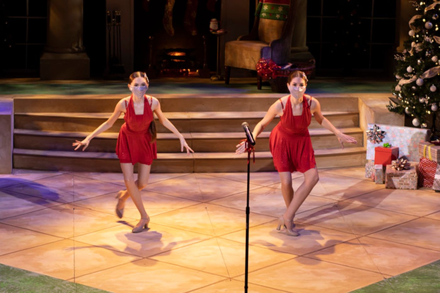 Photo Flash: Check Out City Circle Theatre Company's A CHRISTMAS CABARET  Image