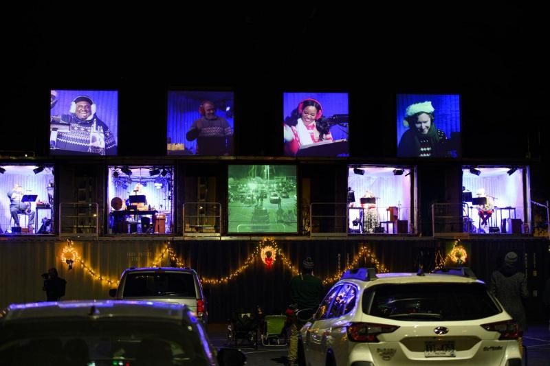 Review: A CHRISTMAS CAROL:  THE LIVE RADIO PLAY at Alliance Theatre  Image