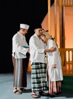 Review: Musical Short Film LENTERA DI TEPIAN Serves a Flickering, Old-Fashioned Romance  Image