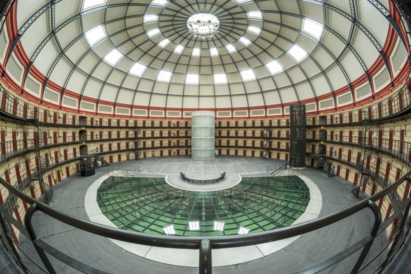 Feature: HOOFDROLLEN VOOR RENE VAN KOOTEN EN DOMINIQUE DE BONT IN ZODIAC DE MUSICAL Feature: HOOFDROLLEN VOOR RENE VAN KOOTEN EN DOMINIQUE DE BONT IN ZODIAC DE MUSICAL Image