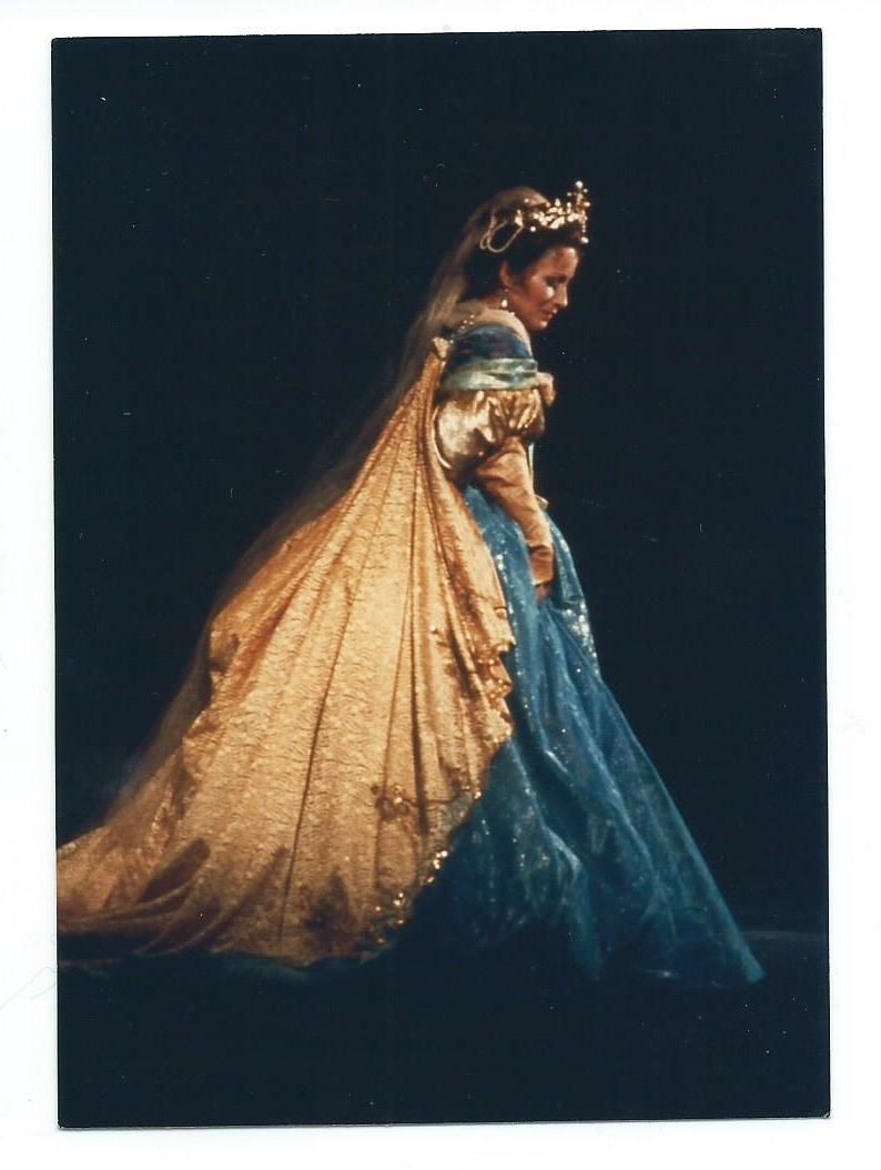 Interview: At Home With Janice Hall  Image