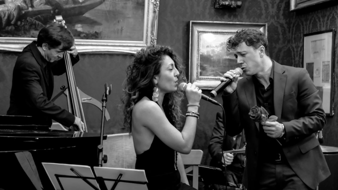 Michelangelo Nari in VOUS PERMETTEZ AZNAVOUR?  all'Antico Caffè Greco di Roma COMUNICATO STAMPA  Image