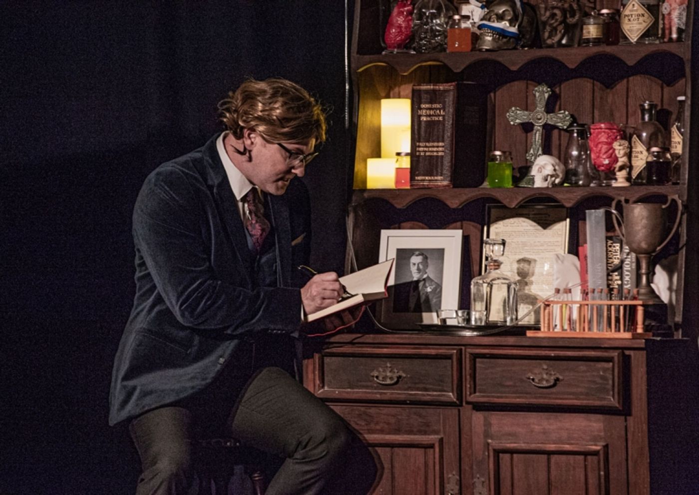 Review:  Lane Cove Theatre Company Delivers A Captivating Small Stage Expression of JEKYLL & HYDE: THE MUSICAL  Image