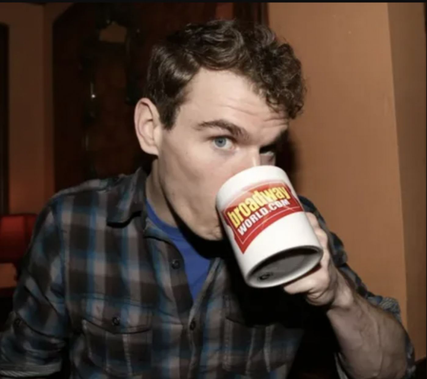 Wake Up With BWW 2/16: Laura Osnes and Nathan Johnson Sing 'A Whole New World' and More!  Image