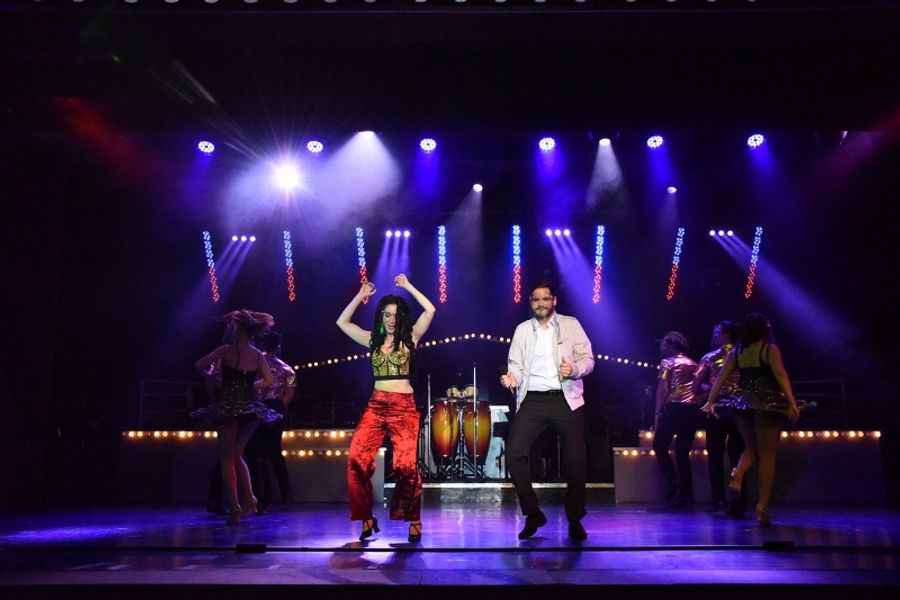 Review: ON YOUR FEET! at Broadway Palm Dinner Theatre Image
