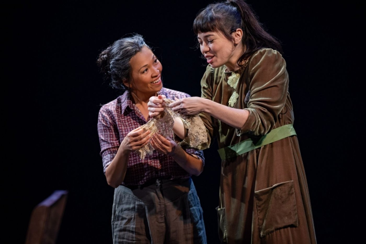 Review: Kate Mulvany's Adaptation of Ruth Park's PLAYING BEATIE BOW Captures The Wonder And Magic Of The Time Travelling Tale  Image