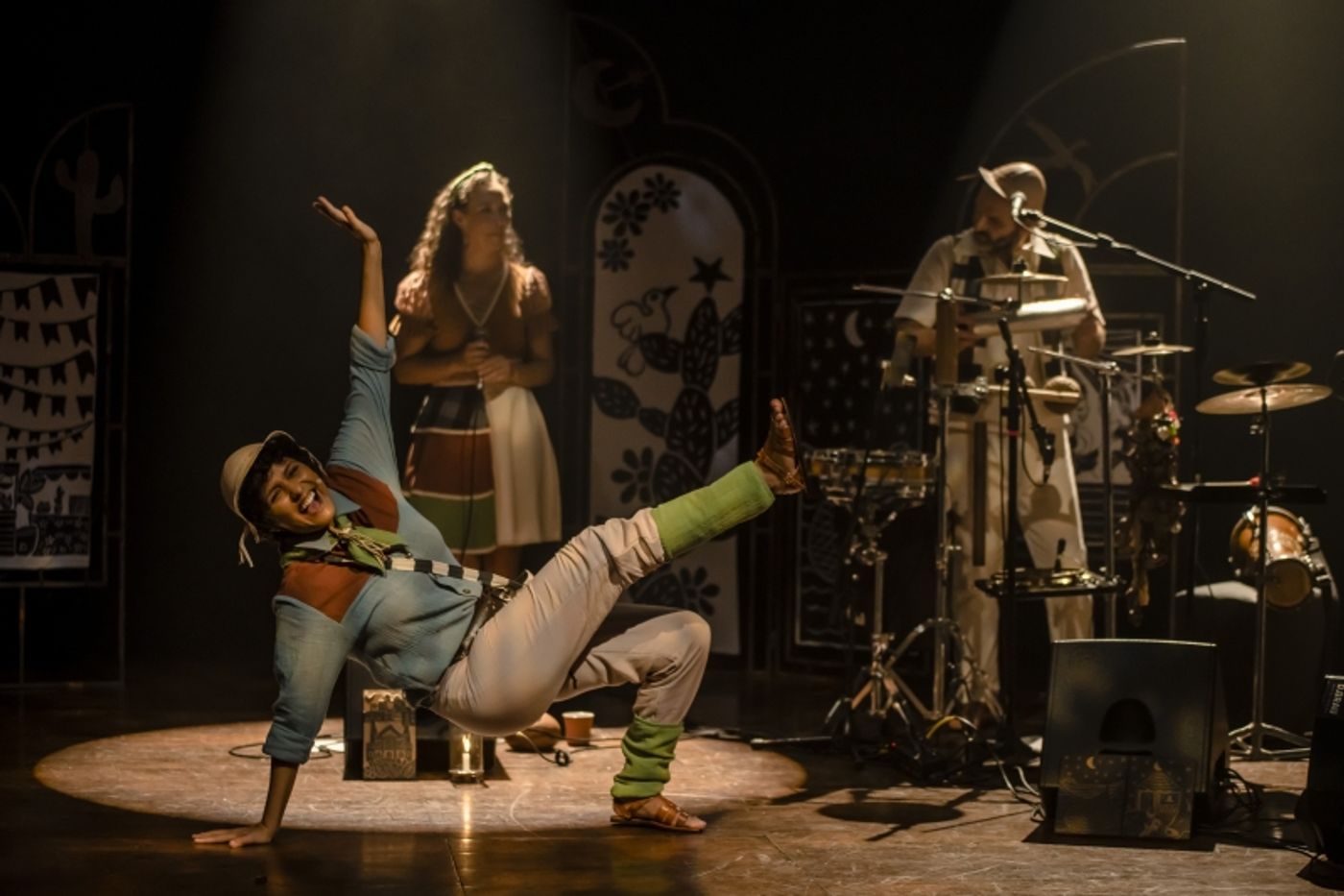 Review: Sung In Forro Classics and Told In Cordel Literature Rhymes, CORDEL VIAJANTE Opens On March 7th  Image