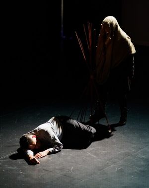 Edwin Castillo (Macbeth), Emel Ertugrul (Witch)
Photo: Paul Costen @ BroadwayWorld Edwin Castillo (Macbeth), Emel Ertugrul (Witch)
Photo: Paul Costen Photo