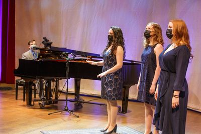 James Lesniak on piano; Véronique Filloux, Madeline Ehlinger,  Maire Therese Carmack Photo