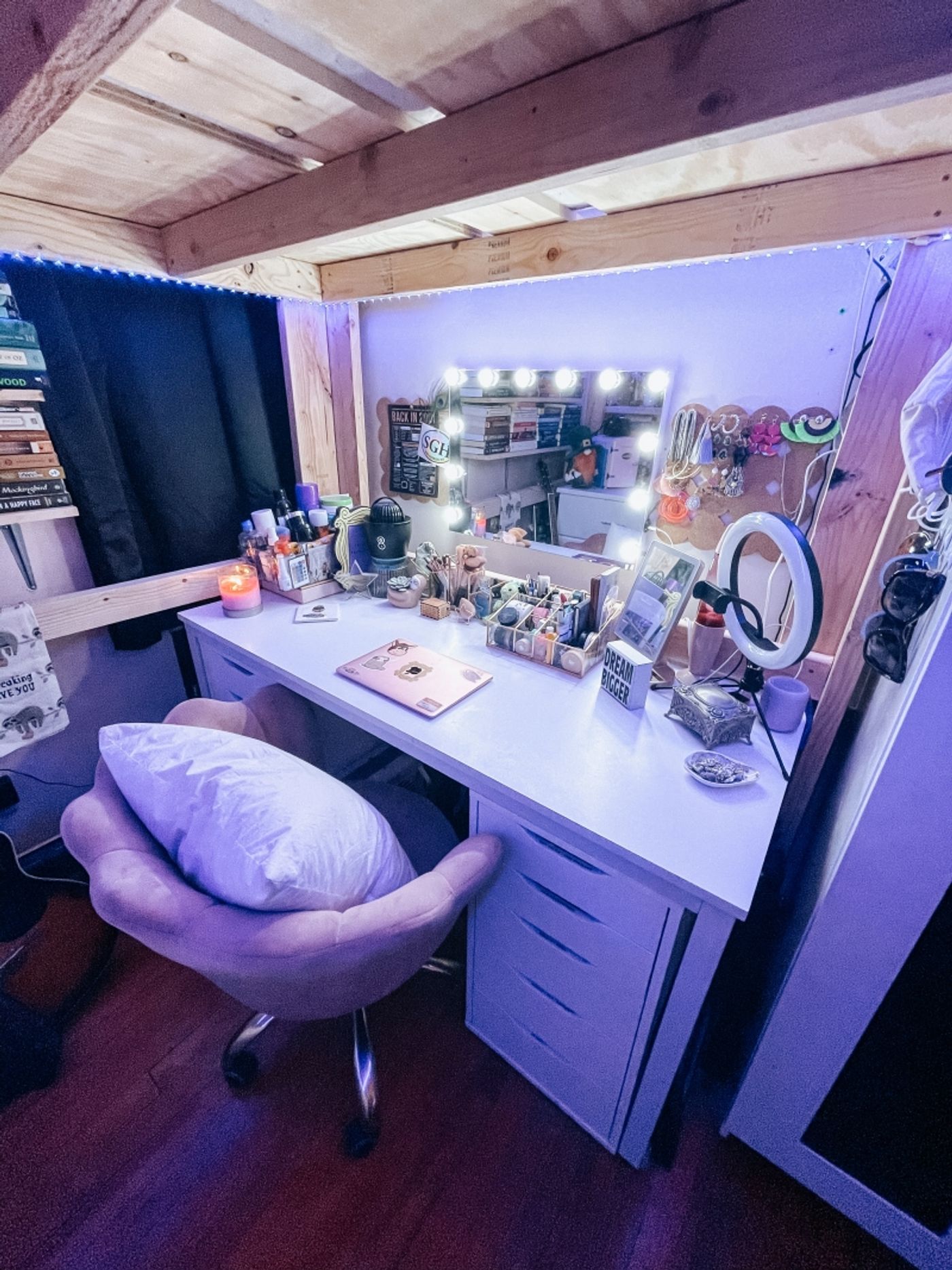 Interview: Hannah Jane of TAKE ME BACK TO BROADWAY Interview: Hannah Jane of TAKE ME BACK TO BROADWAY Image