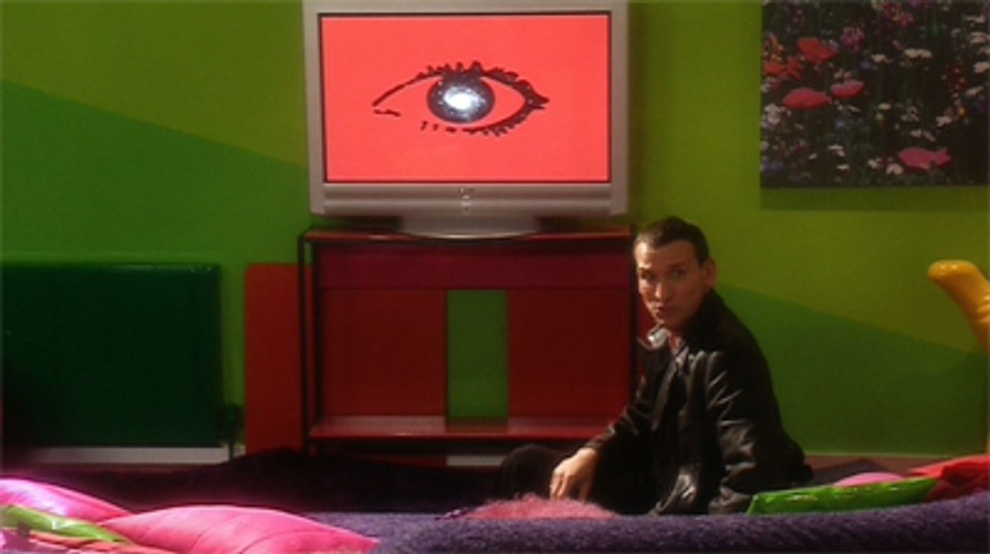 BWW Arvio: Ihmiset pakenevat toksisuutta Marsiin, kuin menneisyyden munkit luostareihin, TOKSINEN KABAREE BWW Arvio: Ihmiset pakenevat toksisuutta Marsiin, kuin menneisyyden munkit luostareihin, TOKSINEN KABAREE Image