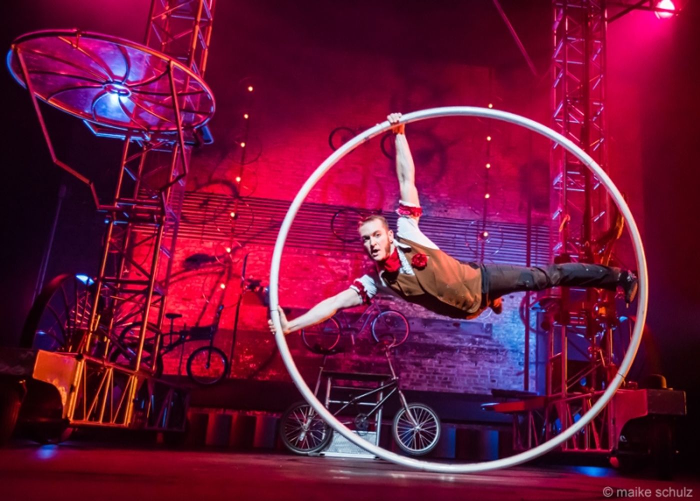 Feature: Swoon at the Feats of PEDAL PUNK: GOLF CART DRIVE-N-DINE CIRCUS at Bear's Best Las Vegas  Image