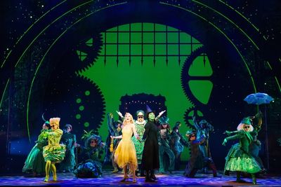 OCK JOO HYUN and JEONG SUN AH and the cast of WICKED KOREA Photo