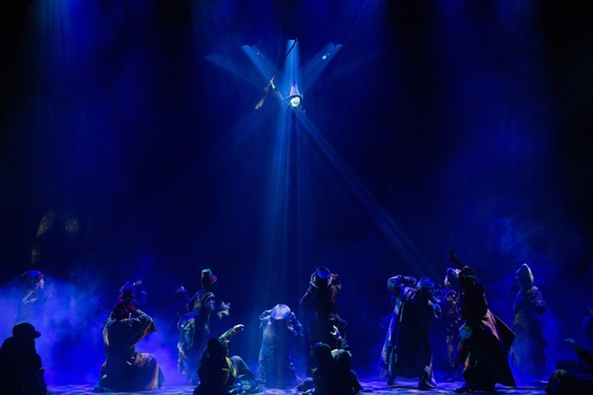 SON SEUNG YEON and the cast of WICKED KOREA at PHOTO/VIDEO: Get A First Look At WICKED In South Korea